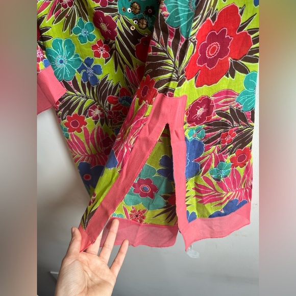 Holt Renfrew Vintage Colourful Floral Tunic Top - Picture 7 of 9